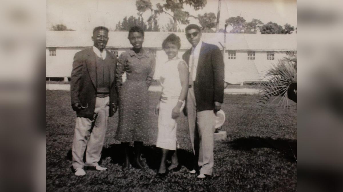 Members of Booker High School’s first graduating class [Photo: NewtownAlive.org]