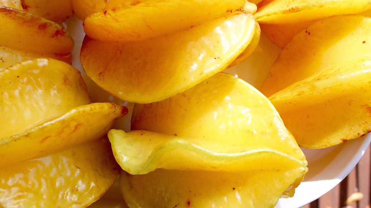 
The "star" naming origin becomes even more evident when the fruit is diced
