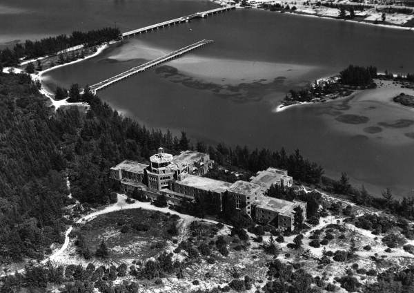 Aerial view overlooking John Ringling's Ritz-Carlton Hotel at the southern tip of Longboat Key (Photo: State Library & Archives of Florida)