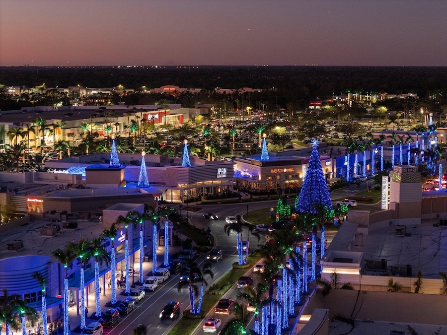 holiday spectacular lights at university town center