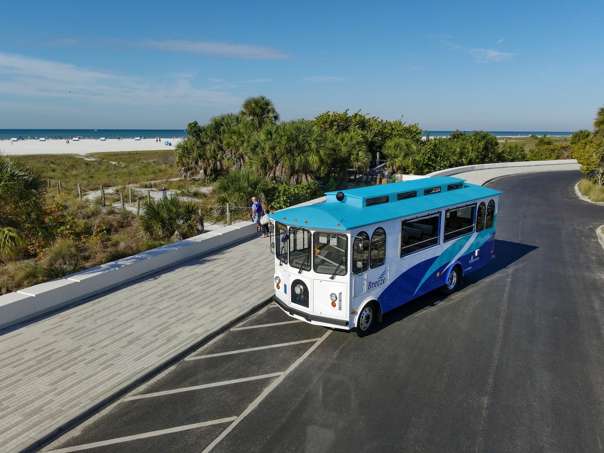 siesta breeze trolley at siesta beach