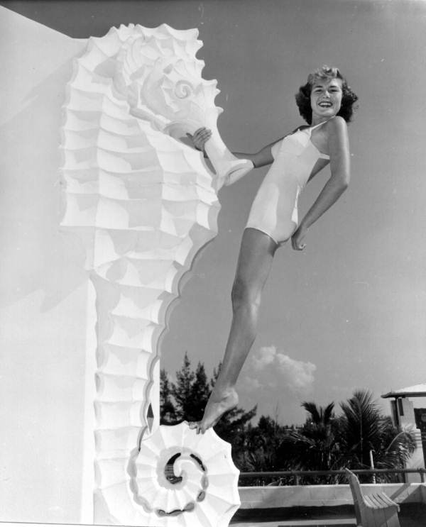 woman posing on the lido casino