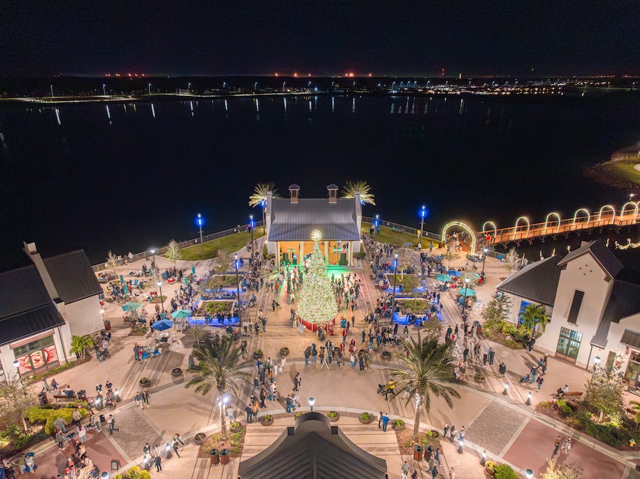 christmas time lights in sarasota's waterside place 