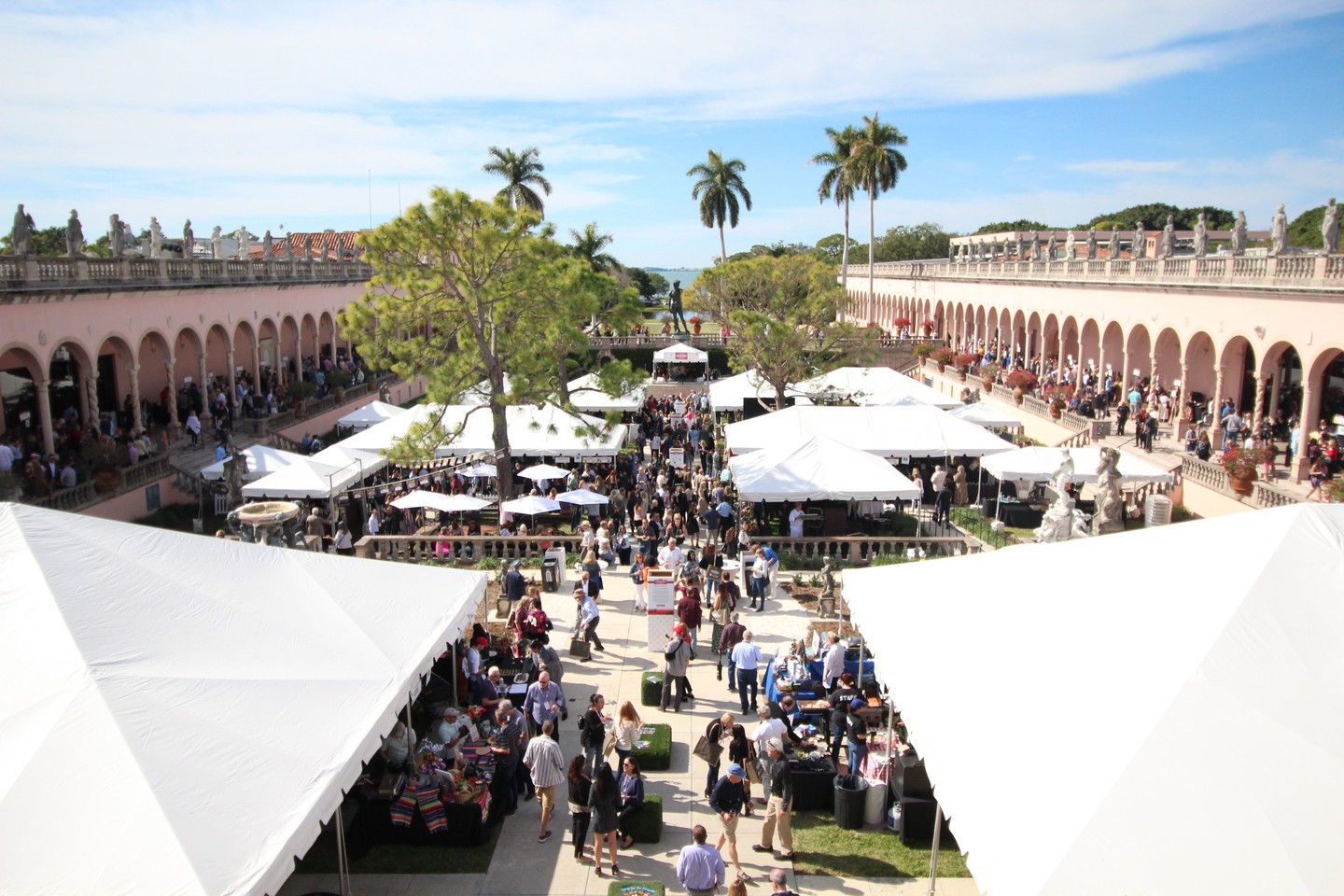 Forks and Corks at the ringling museum courtyard