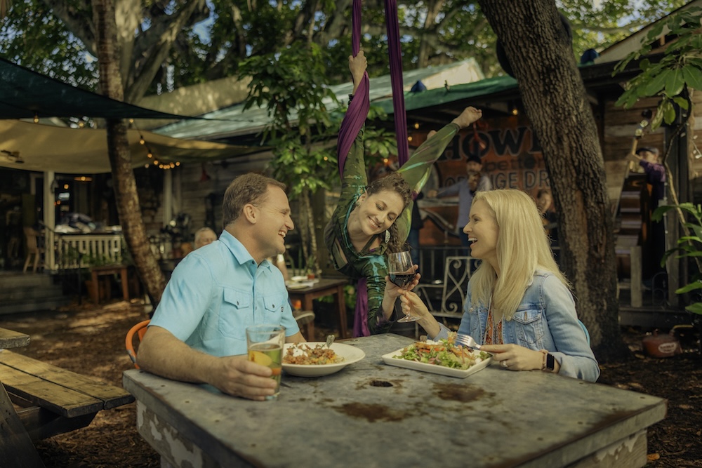 couple dining at owens fish camp in sarasota fl