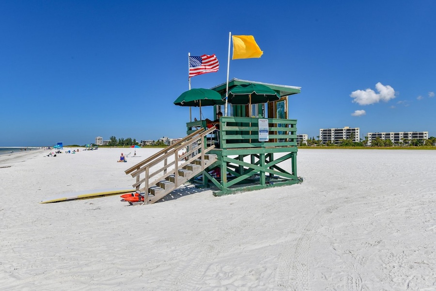 siesta key beach lifeguard stand