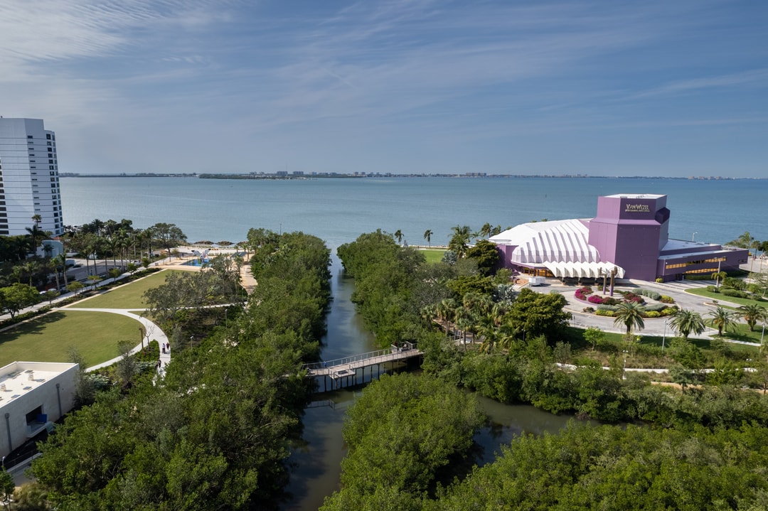 the bay park and sarasota bay