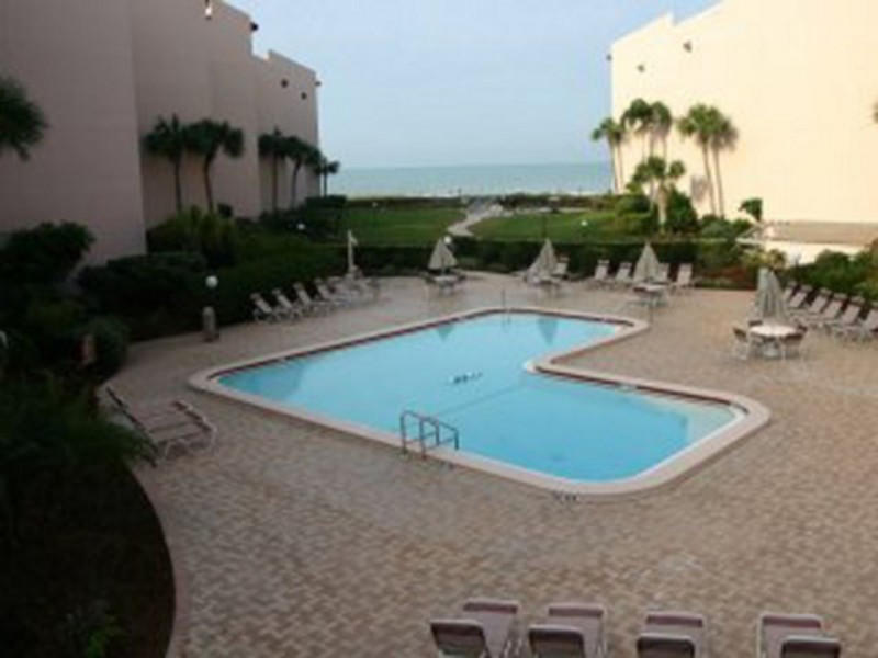 Siesta Breakers Visit Sarasota County