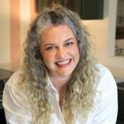 Lauren Jackson Headshot