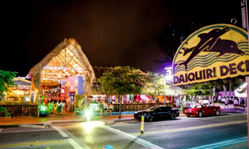 Nightlife_030119_SiestaVillage_AdamCellini_print_rgb_hd (4).jpg