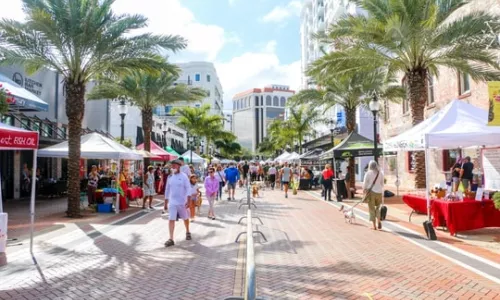 Sarasota_Farmers_Market_Sbj_DMk5tdrHoGRwBpR_29s18q0ABlZBh_rgb_l.jpg