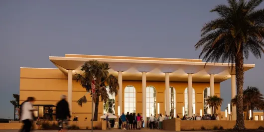 people entering venice performing arts center