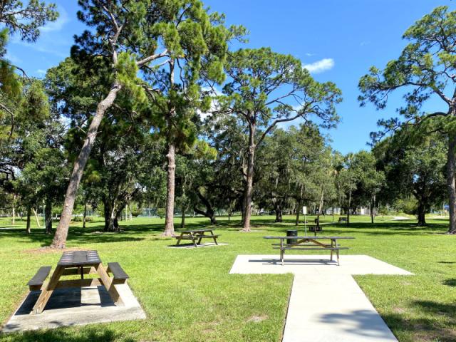 Gillespie Park - This park has two basketball courts, an off-leash dog park, picnic tables, playground, Police sub-station, fitness trail, three tennis courts, outside fitness areas and a pond.