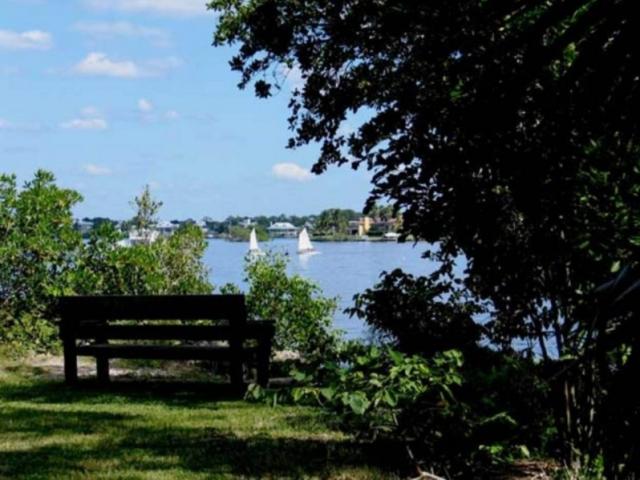 1194_640x481.jpg