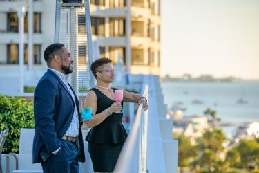 Perspective Rooftop, Art Ovation Hotel