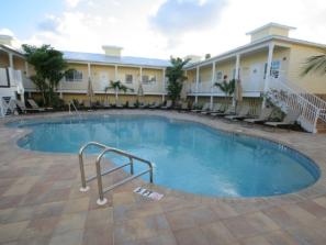 722_720x480.jpg - Swimming Pool