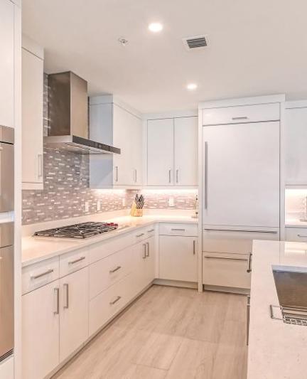 White clean and modern Kitchen