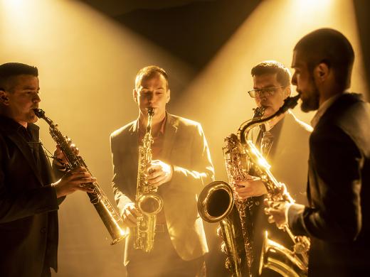 Sinta Quartet four saxophonists
