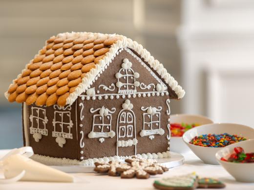Gingerbread House and Candy Bowls