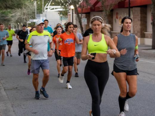 99 Bottles RUN CLUB every Wednesday in Downtown Sarasota Photo