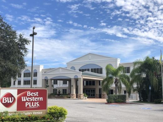 Best Western Plus Ambassador Suites Photo