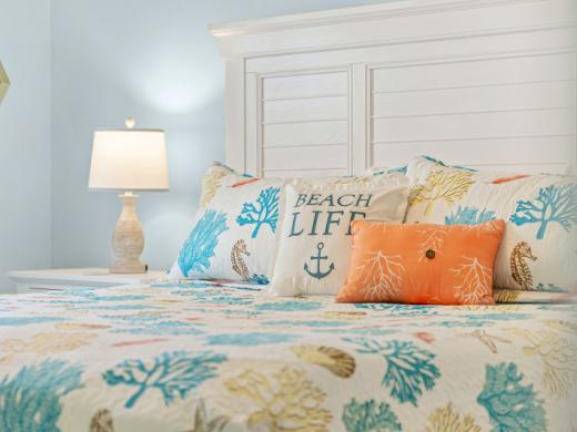 Beach Castle Resort - Beach Castle Resort is a family-friendly community on Longboat Key with numerous on-site amenities. Photo 3