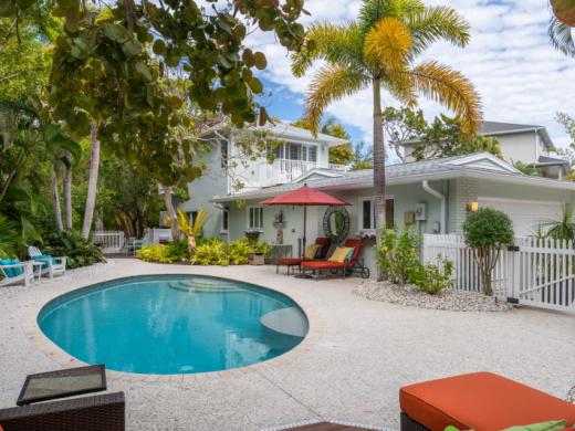 The Banyan - Get lost in the intoxicating relaxation of Siesta Key, in this luxurious private home with a pool.  This tropical retreat is a single-family residence located at the end of a secluded ... Photo 2