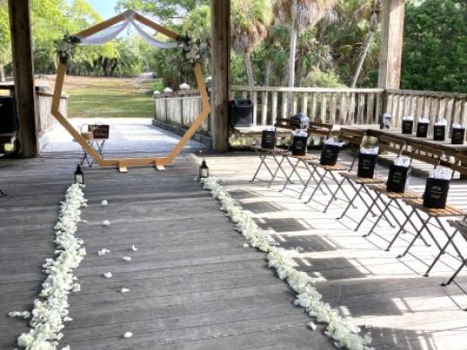 Park Micro-Wedding - Sun Served Bespoke Picnics serves Sarasota and surrounding areas with Luxury picnics, proposals, micro-weddings, anniversaries, room decor, flower boxes, custom gifts, breakfas... Photo 20