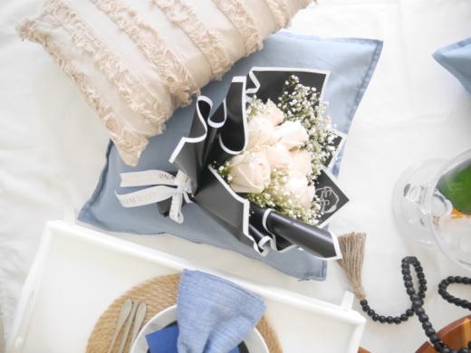 Flower Arrangement - Sun Served Bespoke Picnics serves Sarasota and surrounding areas with Luxury picnics, proposals, micro-weddings, anniversaries, room decor, flower boxes, custom gifts, breakfas... Photo 25