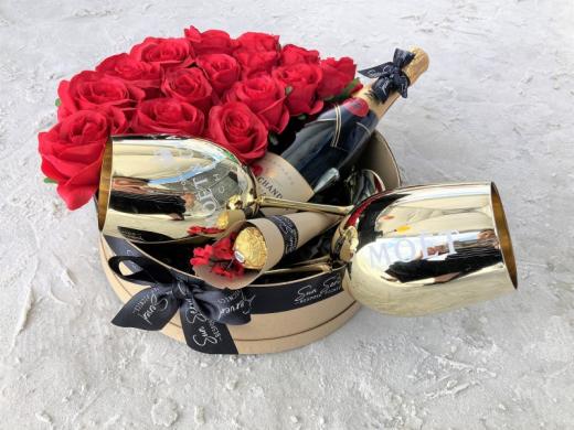 Gift Box - This gift box presents the opportunity of a mixed assembly. flowers, chocolates, beverage and  anything that will fit in the box assembly. Photo 8