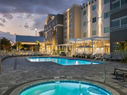 Pool and Spa - Serenity and peace await you at the Carlisle Inn Sarasota. Enjoy our pool and spa area; a beautiful way to relax and experience Sarasota sunshine and sunsets. Photo 2