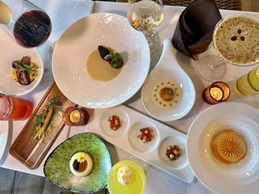 By Patrik Pettersson Table Photo