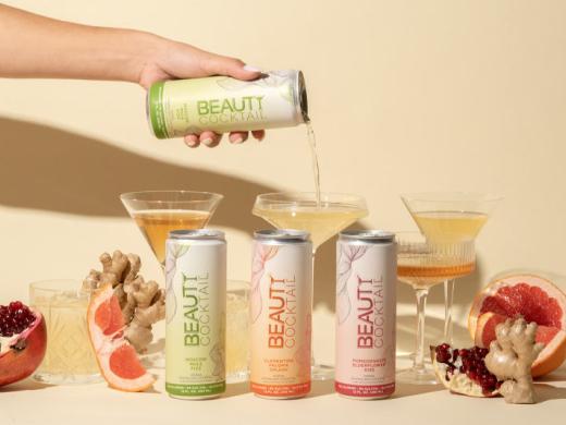 Beauty Booze Pour Photo 4