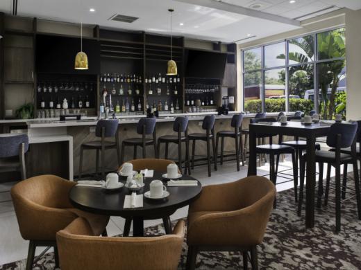 Restaurant & Bar Area - Bar & Restaurant Photo