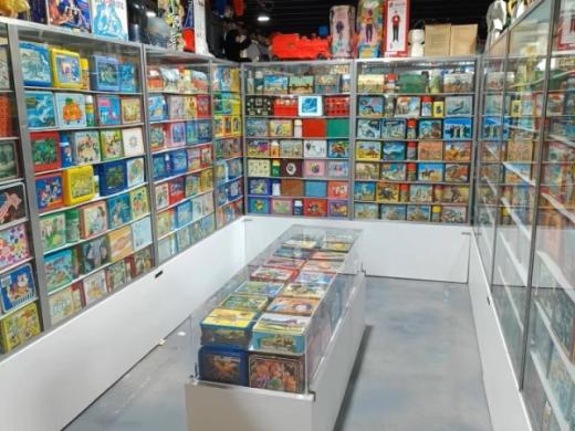 Toy Museum Lunchboxes Photo 3