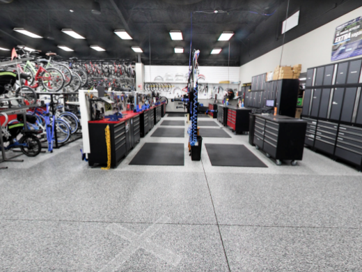 Cycles Intl Inside 2 Photo 5