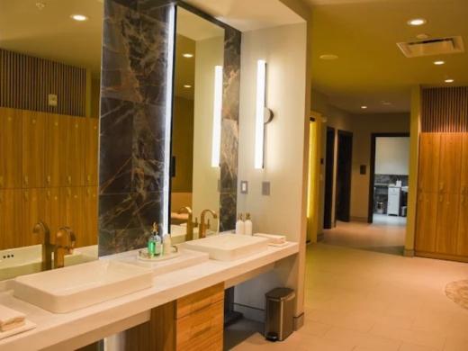 Woodhouse Locker Room Photo 5