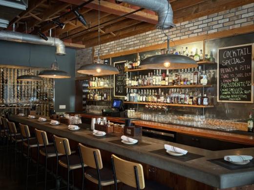 Restaurant Bar Photo