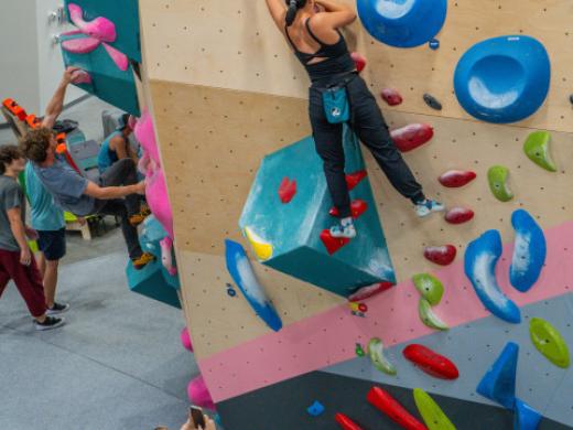 Friends Bouldering Photo 19