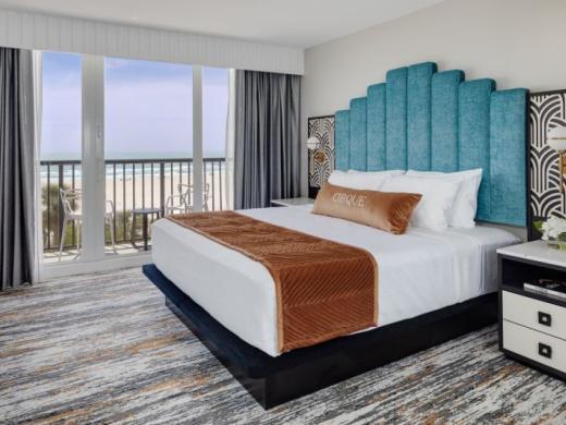 King Suite Bedroom Photo 4