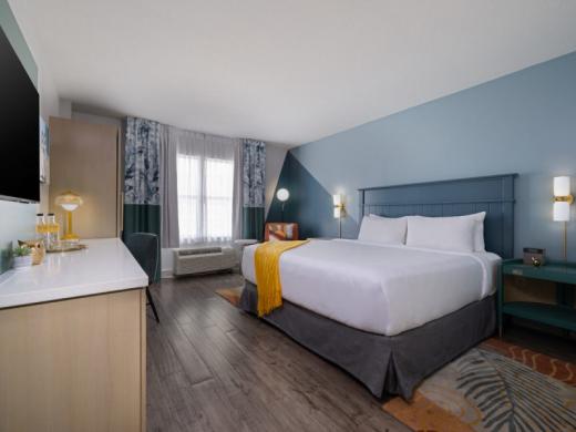 King Guest Room - One king bed, Nespresso coffee maker, mini refrigerator, spa inspired shower Photo 4