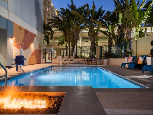 Pool at night Photo 10