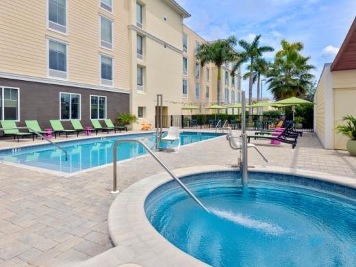 Heated Saline Pool and Spa Photo 8