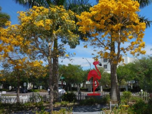 6112_640x480.jpg - Sculpture Garden - Gold Trees with Pink Flamingo Giant by Fred Prescott Photo 7