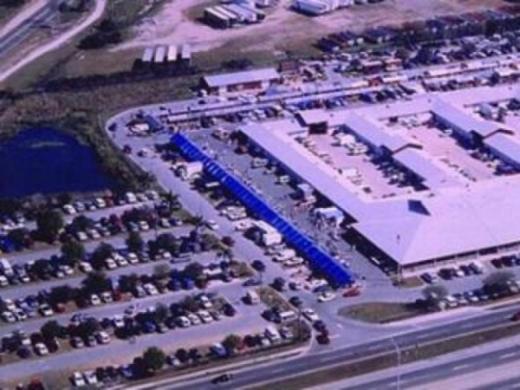 330_640x480.jpg - An ariel view of the Red Barn Flea Market in Bradenton where US 41 and 301 meet at 17th Avenue. Photo 2