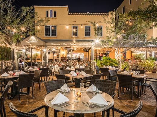 Outdoor dining at Salute! Restaurant Photo 2