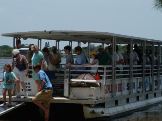 174_722x480.jpg - Explorer I getting off the boat at Edwards Island Photo 2