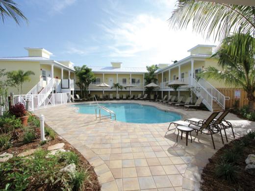 Community Pool Photo 5