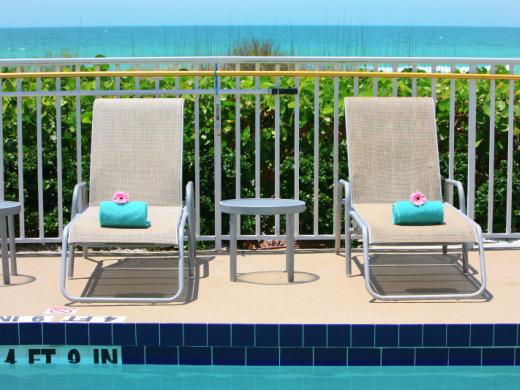 Pool Lounge Chairs Photo 17