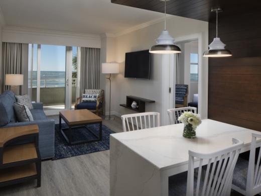 One-Bedroom Suite Photo 25
